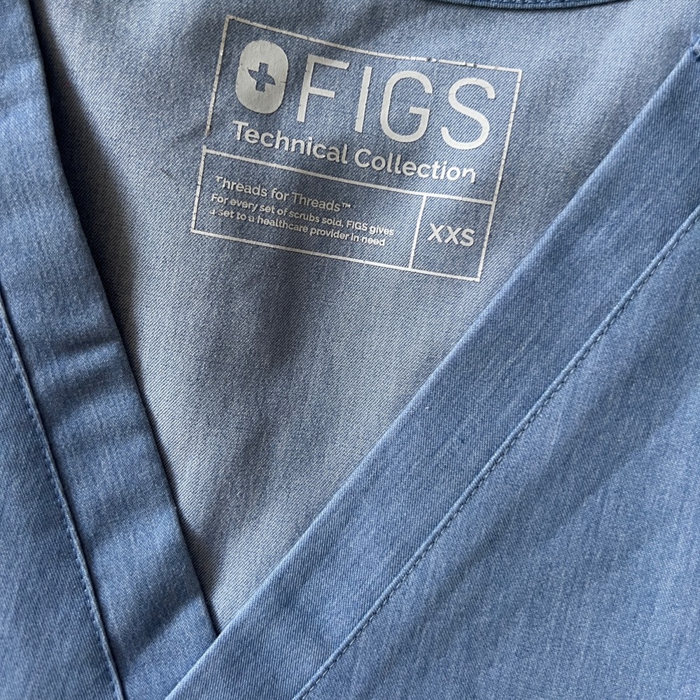 Figs Scrub Set - Picture 2 of 5